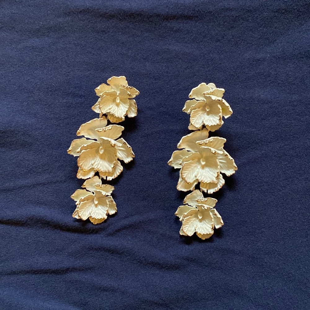 Floral clip on earrings